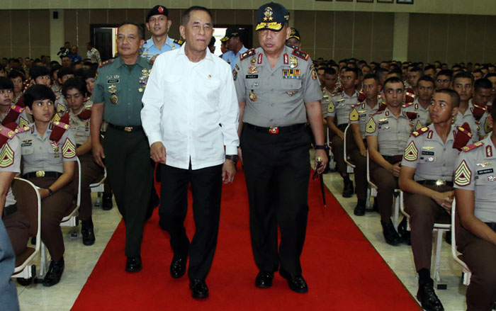 Menhan Ingatkan Bali Dapat jadi Target Teror Bom setelah Jakarta